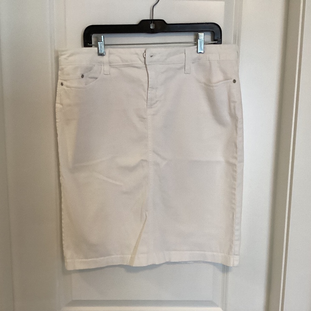 White cotton skirt